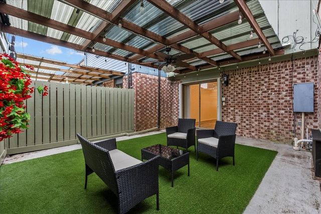 8908 Glacier Avenue, Texas City, TX 77591