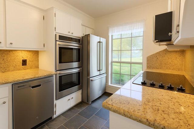 8908 Glacier Avenue, Texas City, TX 77591