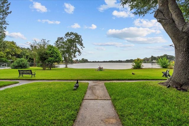 8908 Glacier Avenue, Texas City, TX 77591