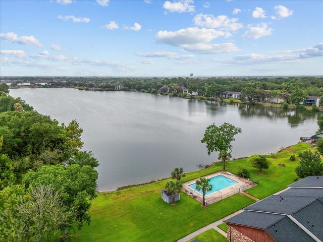 8908 Glacier Avenue, Texas City, TX 77591