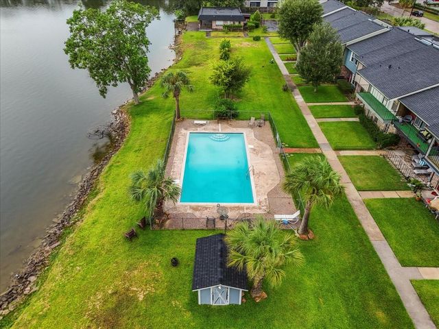 8908 Glacier Avenue, Texas City, TX 77591