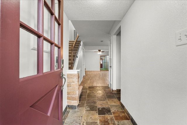 8908 Glacier Avenue, Texas City, TX 77591