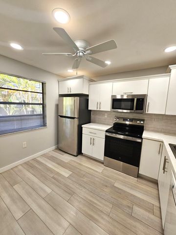 1001 Colony Point Circle 417, Pembroke Pines, FL 33026