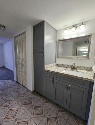 1001 Colony Point Circle 417, Pembroke Pines, FL 33026