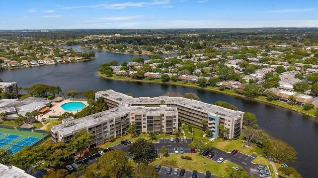 1001 Colony Point Circle 417, Pembroke Pines, FL 33026