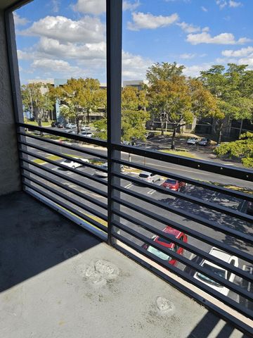 1001 Colony Point Circle 417, Pembroke Pines, FL 33026