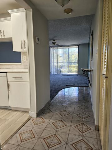 1001 Colony Point Circle 417, Pembroke Pines, FL 33026