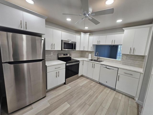 1001 Colony Point Circle 417, Pembroke Pines, FL 33026