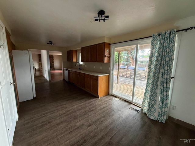1904 NW 8th St, Meridian, ID 83646