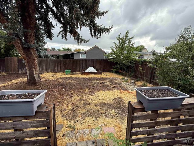 1904 NW 8th St, Meridian, ID 83646