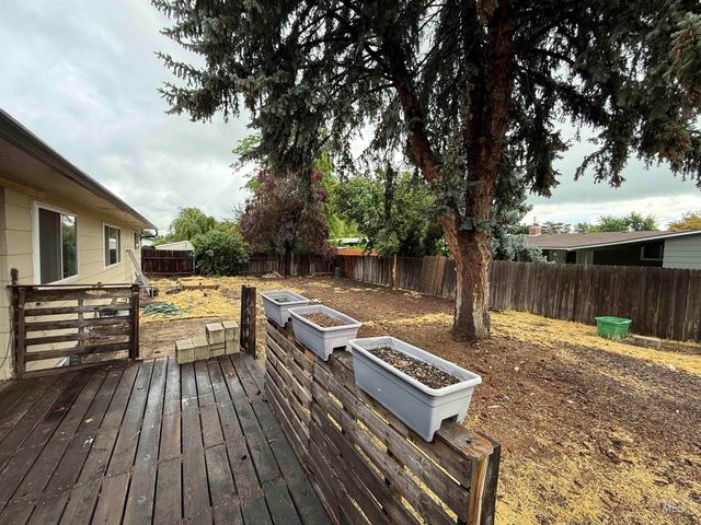 1904 NW 8th St, Meridian, ID 83646