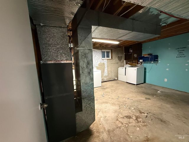 1904 NW 8th St, Meridian, ID 83646