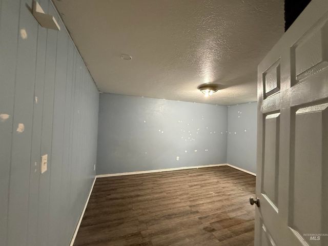 1904 NW 8th St, Meridian, ID 83646