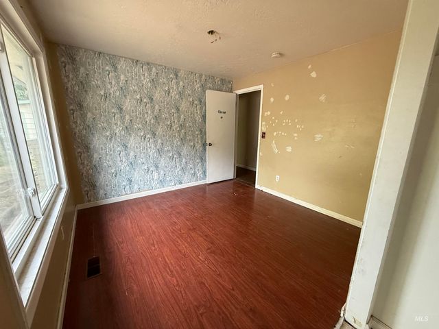 1904 NW 8th St, Meridian, ID 83646