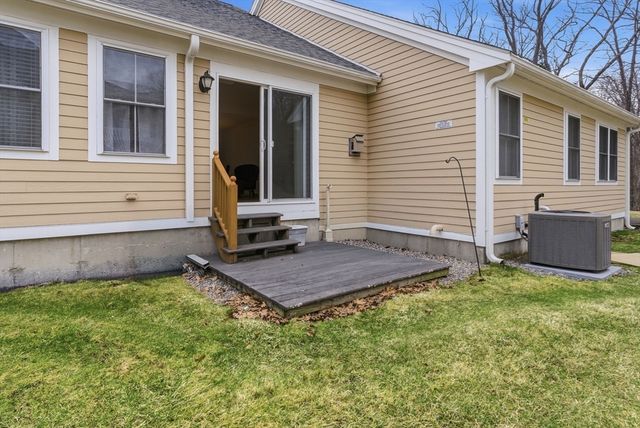 10 Westminster Dr 10, Marlborough, MA 01752