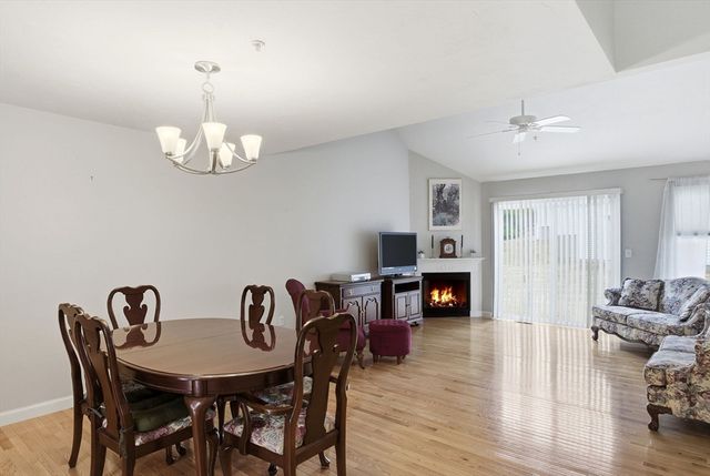 10 Westminster Dr 10, Marlborough, MA 01752