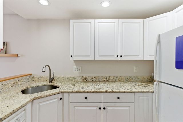 10 Westminster Dr 10, Marlborough, MA 01752