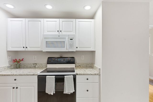 10 Westminster Dr 10, Marlborough, MA 01752