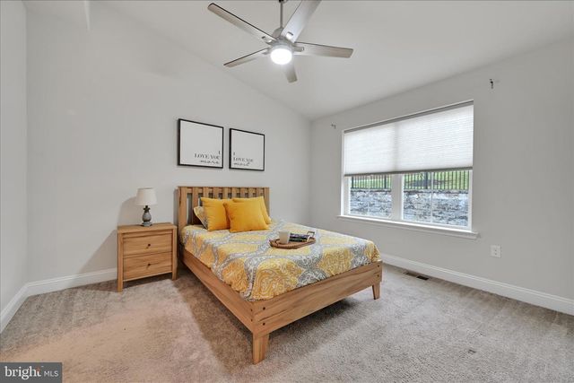 101 STAPLEHILL CT, Reading, PA 19608