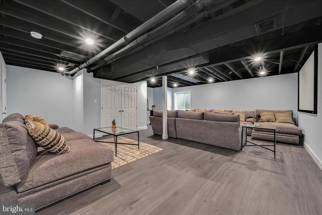 101 STAPLEHILL CT, Reading, PA 19608