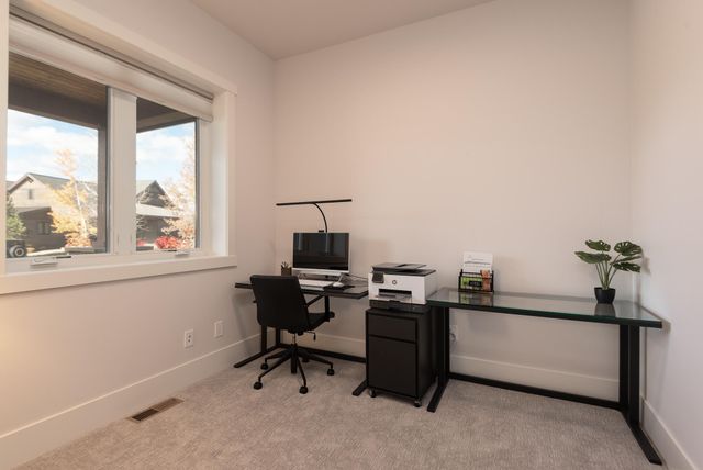 61358 Kindle Rock Loop, Bend, OR 97702