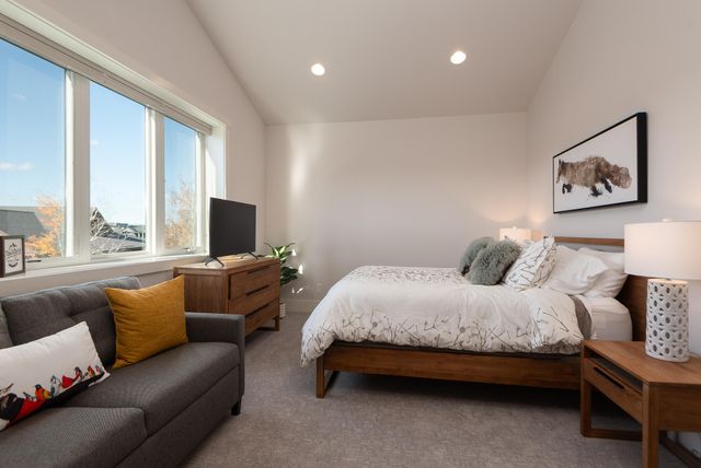 61358 Kindle Rock Loop, Bend, OR 97702