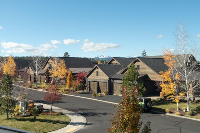 61358 Kindle Rock Loop, Bend, OR 97702