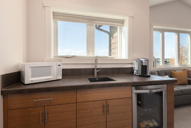 61358 Kindle Rock Loop, Bend, OR 97702