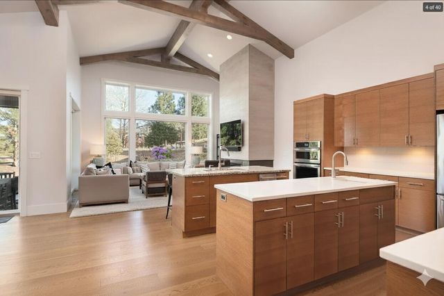 61358 Kindle Rock Loop, Bend, OR 97702