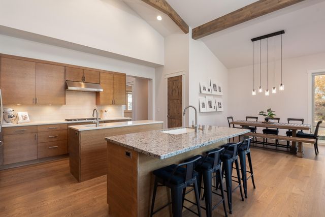 61358 Kindle Rock Loop, Bend, OR 97702