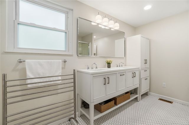 4024 Locus Bend Drive, Bellbrook, OH 45440