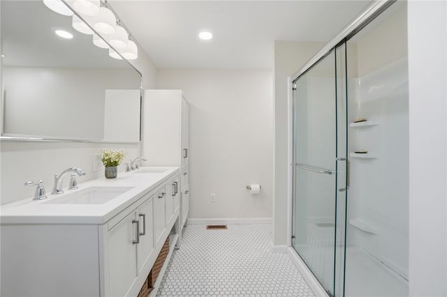 4024 Locus Bend Drive, Bellbrook, OH 45440