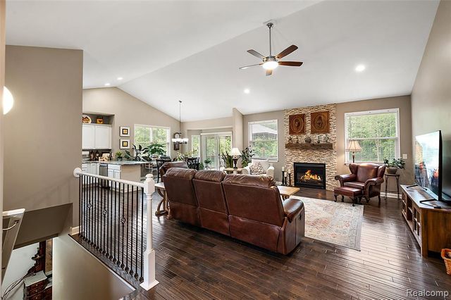 52 Parker Lane, Ortonville, MI 48462