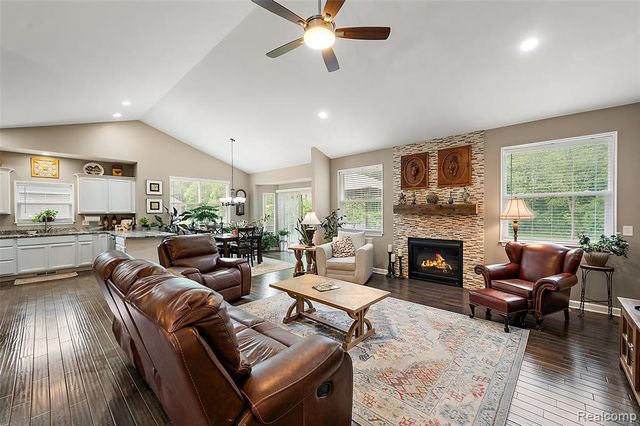52 Parker Lane, Ortonville, MI 48462