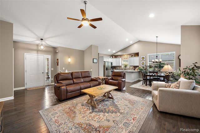 52 Parker Lane, Ortonville, MI 48462