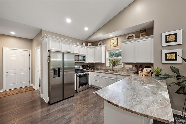 52 Parker Lane, Ortonville, MI 48462