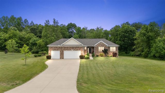 52 Parker Lane, Ortonville, MI 48462