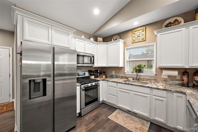 52 Parker Lane, Ortonville, MI 48462