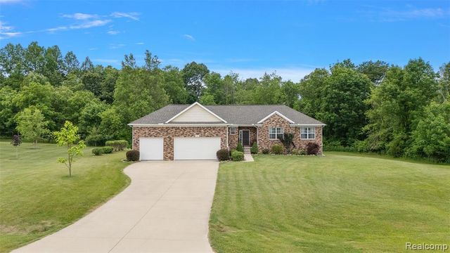 52 Parker Lane, Ortonville, MI 48462