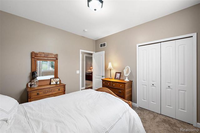 52 Parker Lane, Ortonville, MI 48462