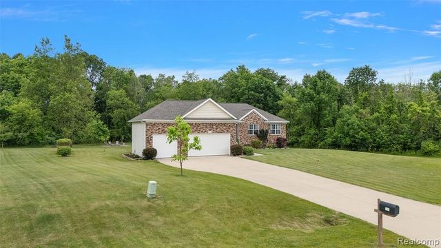 52 Parker Lane, Ortonville, MI 48462