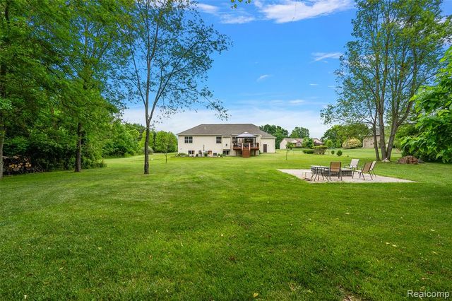 52 Parker Lane, Ortonville, MI 48462