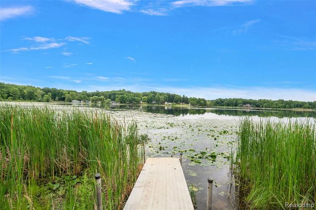 52 Parker Lane, Ortonville, MI 48462