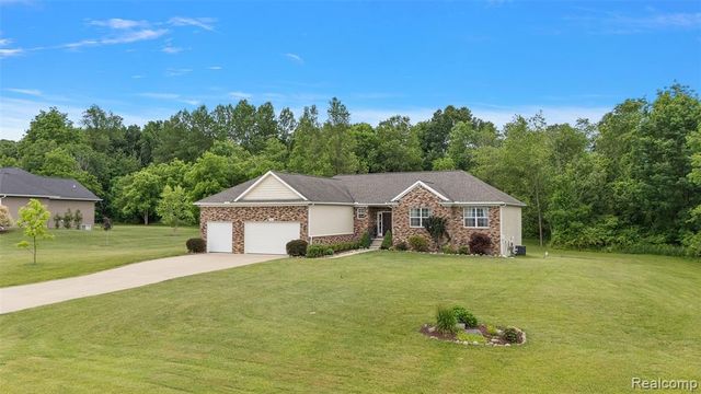 52 Parker Lane, Ortonville, MI 48462