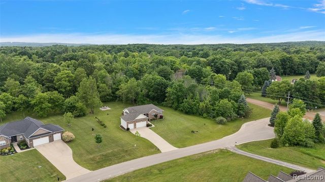 52 Parker Lane, Ortonville, MI 48462
