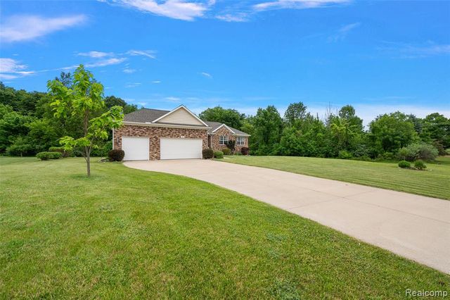 52 Parker Lane, Ortonville, MI 48462