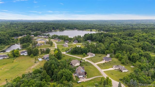 52 Parker Lane, Ortonville, MI 48462