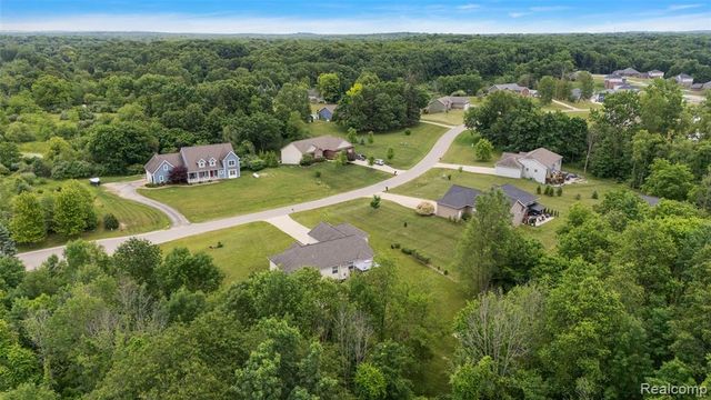 52 Parker Lane, Ortonville, MI 48462
