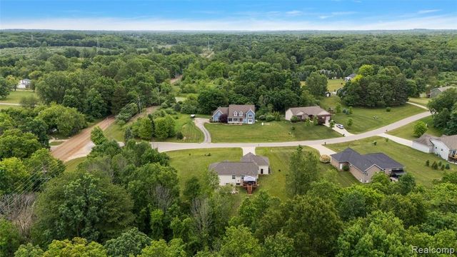 52 Parker Lane, Ortonville, MI 48462