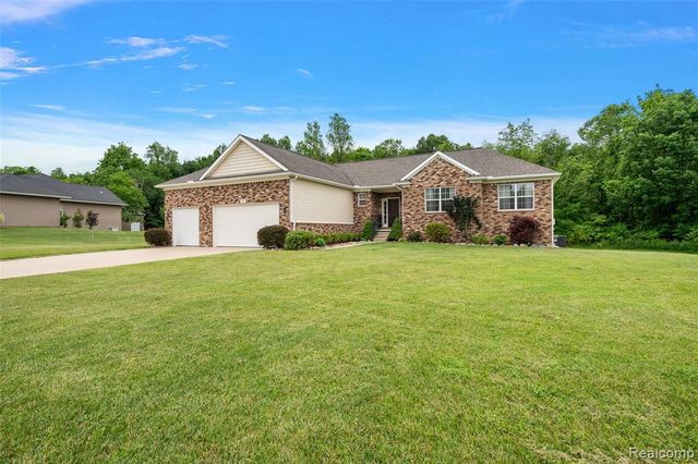 52 Parker Lane, Ortonville, MI 48462